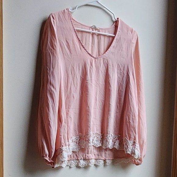 Tobi Pink Open Sleeve Lace Blouse Size Medium - Picture 2 of 16